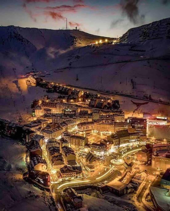Estudio Pas De La Casa Pie De Pista-Vistas-Wiffi-Netfli Hut 7353 المظهر الخارجي الصورة